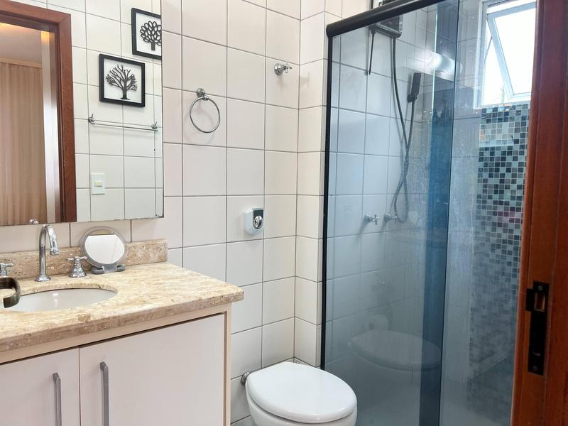 Apartamento de 3 dormitórios, suíte, sacada e garagem no Abraão.