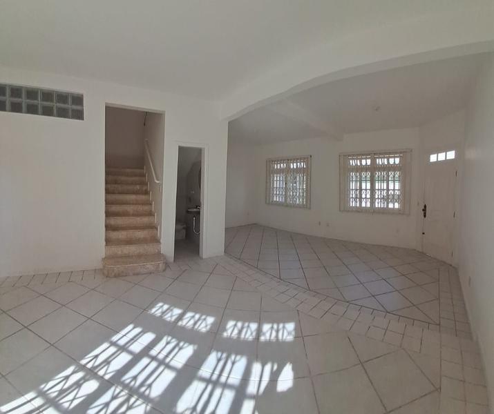 Casa com 2 pisos no Balneário Estreito.