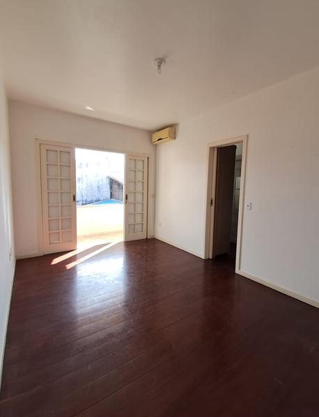 Casa com 2 pisos no Balneário Estreito.