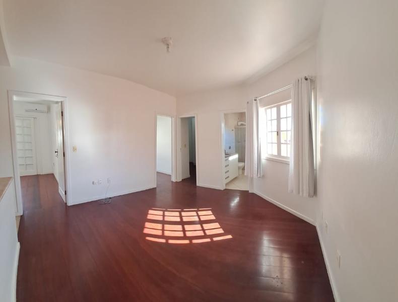 Casa com 2 pisos no Balneário Estreito.