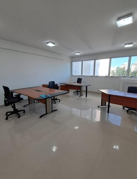 Sala Comercial com garagem na melhor localização de Coqueiros.