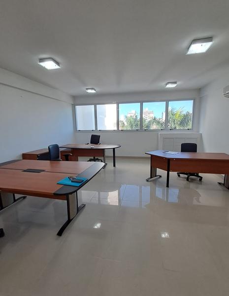 Sala Comercial com garagem na melhor localização de Coqueiros.