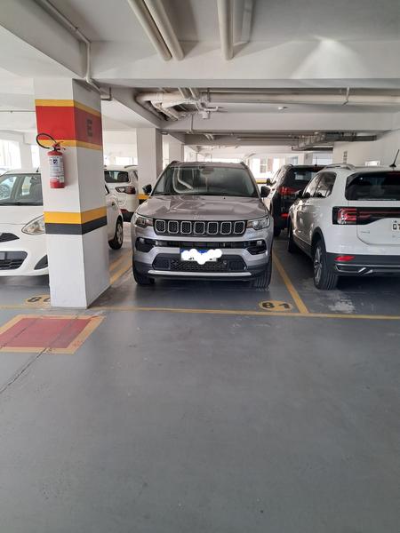 Sala Comercial com garagem na melhor localização de Coqueiros.