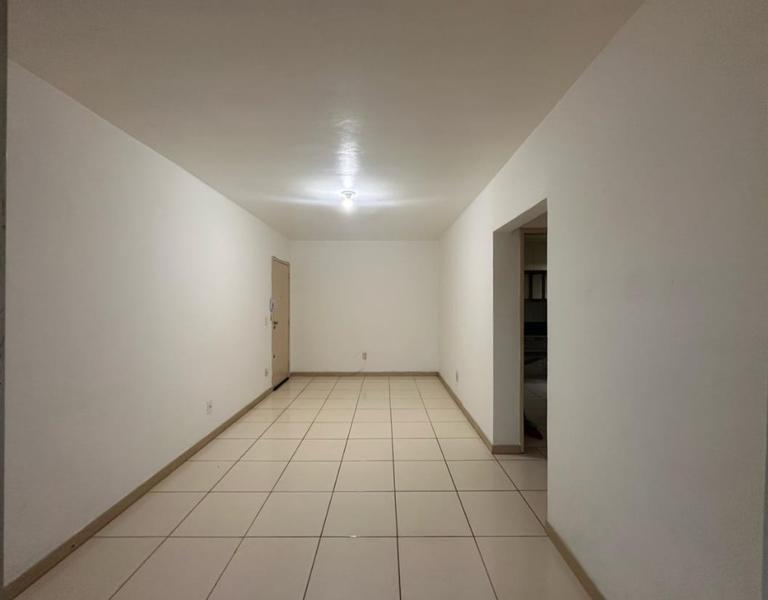 Apartamento de 2 dormitórios com garagem descoberta no Kobrasol