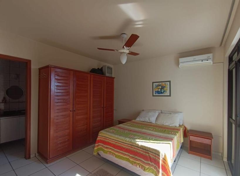 Apartamento de 2 dormitórios co 1 suíte, sacada e garagem em Canasvieiras.