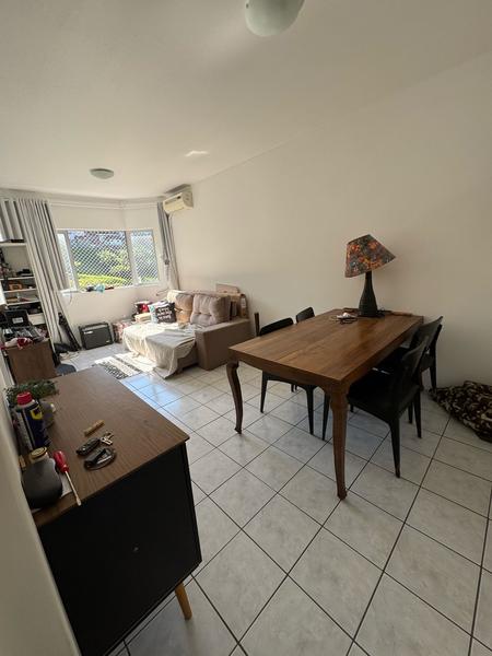 Apartamento amplo de 1 dormitório em Coqueiros.