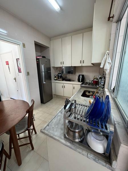 Apartamento amplo de 1 dormitório em Coqueiros.
