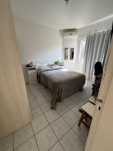 Apartamento amplo de 1 dormitório em Coqueiros.