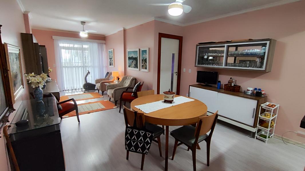 Apartamento Amplo na Praia da Saudade em Coqueiros com Lazer Completo e Vaga Coberta