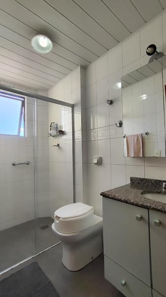 Apartamento Amplo na Praia da Saudade em Coqueiros com Lazer Completo e Vaga Coberta