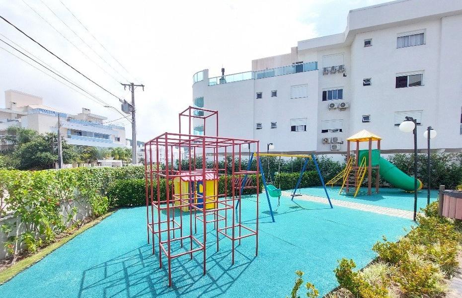 Apartamento no bairro Ingleses com 2 dormitórios (suíte) e 2 garagens.