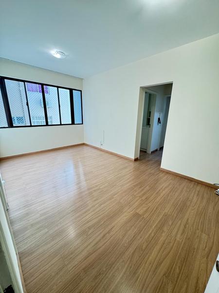 Apartamento de 2 dormitórios (suíte) e garagem no bairro Itaguaçu.