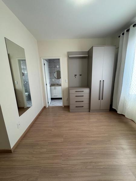 Apartamento de 2 dormitórios (suíte) e garagem no bairro Itaguaçu.