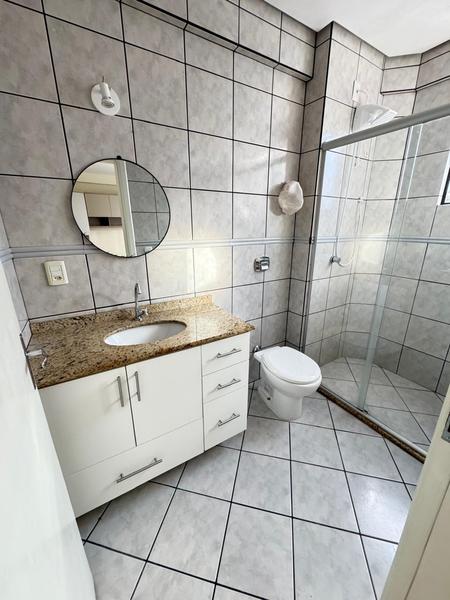 Apartamento de 2 dormitórios (suíte) e garagem no bairro Itaguaçu.