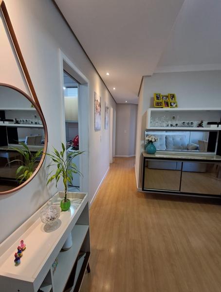 Apartamento de 3 dormitórios (suíte), garagem em Barreiros.