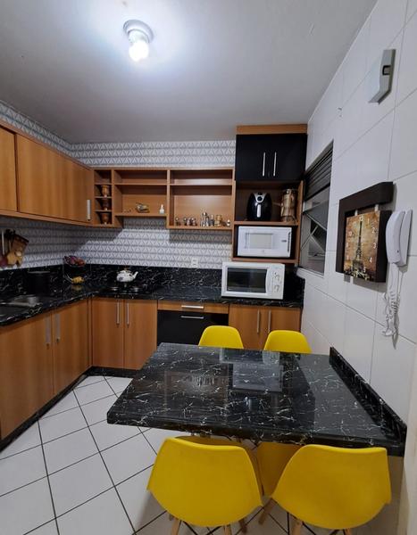 Apartamento de 3 dormitórios (suíte), garagem em Barreiros.