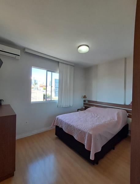 Apartamento de 3 dormitórios (suíte), garagem em Barreiros.