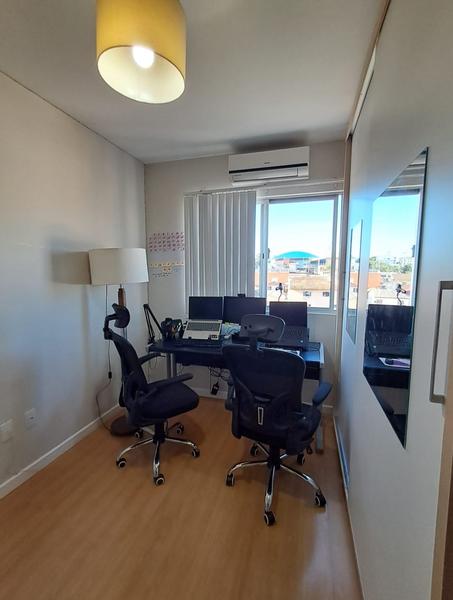 Apartamento de 3 dormitórios (suíte), garagem em Barreiros.