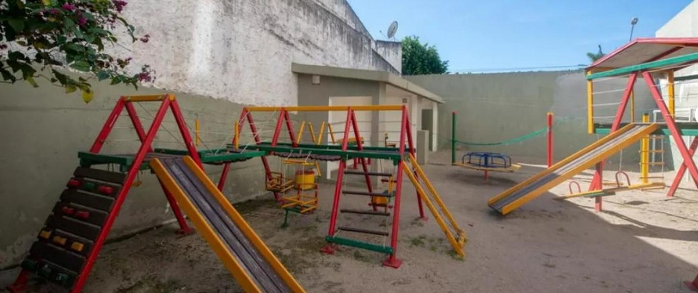 Apartamento de 3 dormitórios (suíte), garagem em Barreiros.