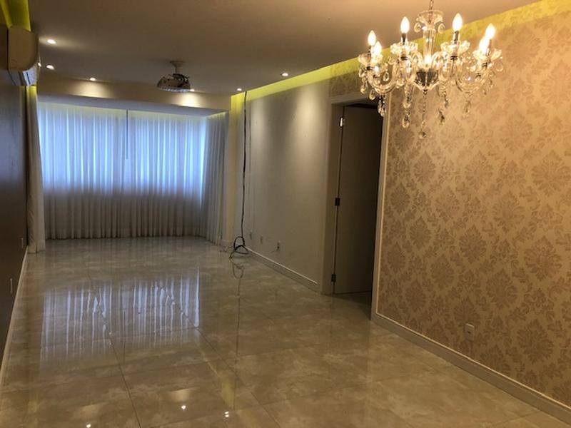 Apartamento com 3 dormitórios (suíte) e garagem no Itaguaçu.