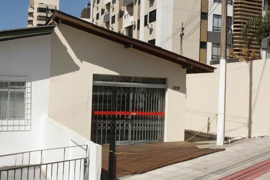 Casa para uso comercial no alto  da Felipe Schmidt, Centro