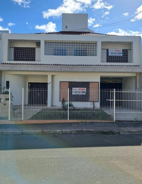 Casa à Beira-Mar no Bairro do Bom Abrigo com 2 pisos, elevador e piscina  - Florianópolis