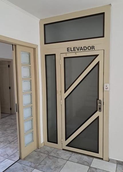 Casa à Beira-Mar no Bairro do Bom Abrigo com 2 pisos, elevador e piscina  - Florianópolis