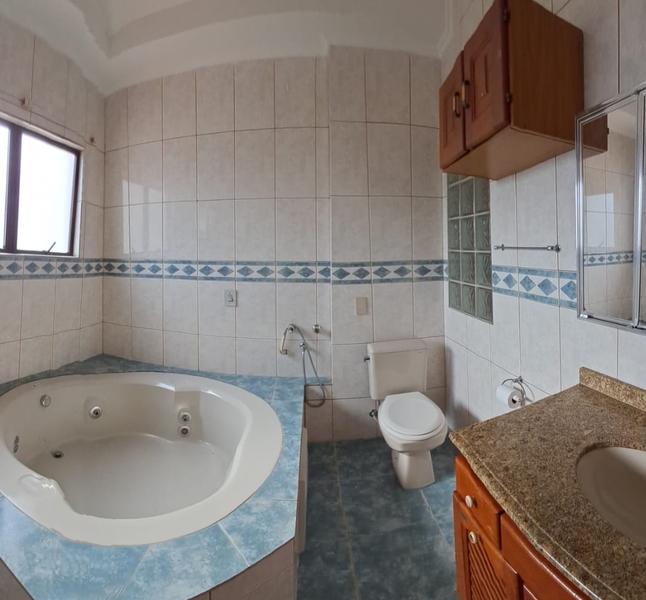 Casa à Beira-Mar no Bairro do Bom Abrigo com 2 pisos, elevador e piscina  - Florianópolis