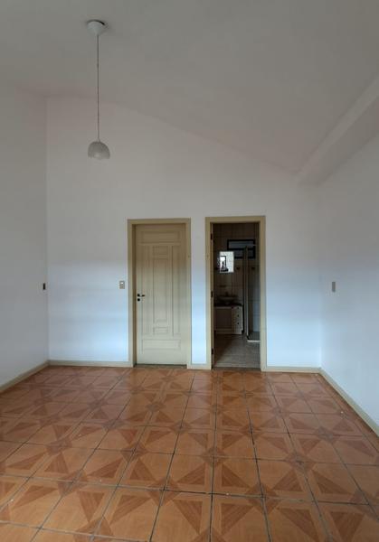 Casa à Beira-Mar no Bairro do Bom Abrigo com 2 pisos, elevador e piscina  - Florianópolis