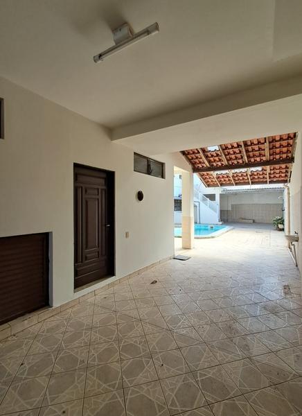 Casa à Beira-Mar no Bairro do Bom Abrigo com 2 pisos, elevador e piscina  - Florianópolis