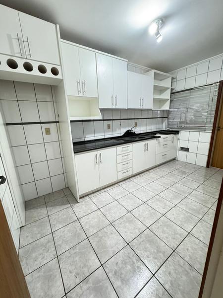 Apartamento com 2 Dormitórios e Elevador na Melhor Localização do Abraão.