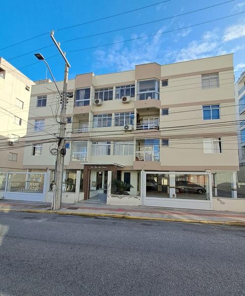 Apartamento com 2 Dormitórios e Garagem no Abraão, Florianópolis