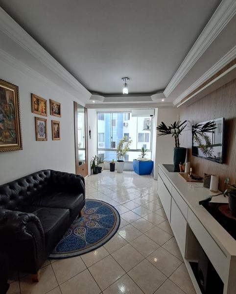 Apartamento com 2 Dormitórios e Garagem no Abraão, Florianópolis