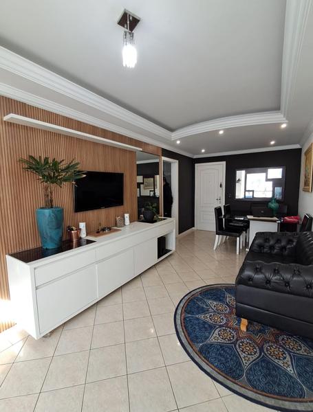 Apartamento com 2 Dormitórios e Garagem no Abraão, Florianópolis