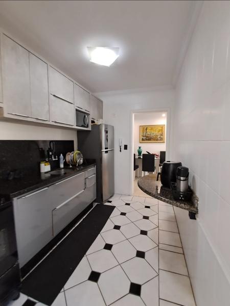 Apartamento com 2 Dormitórios e Garagem no Abraão, Florianópolis