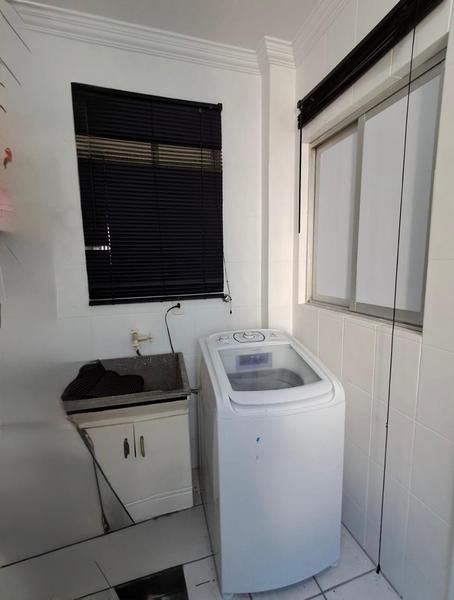 Apartamento com 2 Dormitórios e Garagem no Abraão, Florianópolis