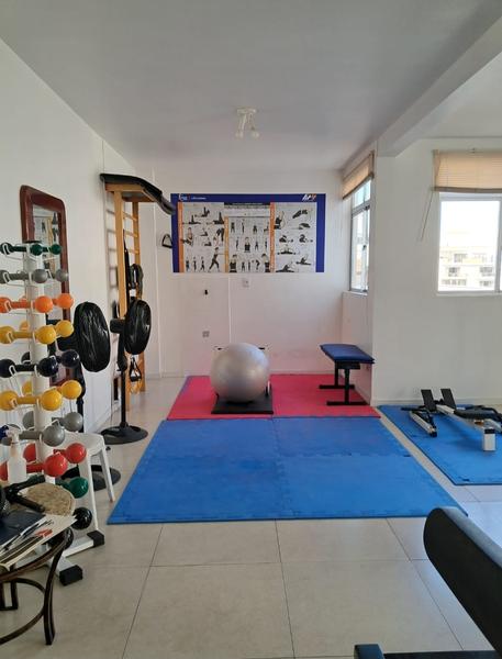 Apartamento com 2 Dormitórios e Garagem no Abraão, Florianópolis