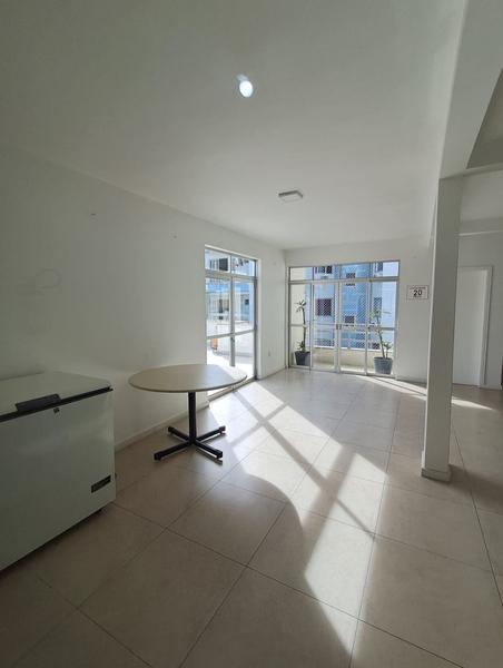 Apartamento com 2 Dormitórios e Garagem no Abraão, Florianópolis