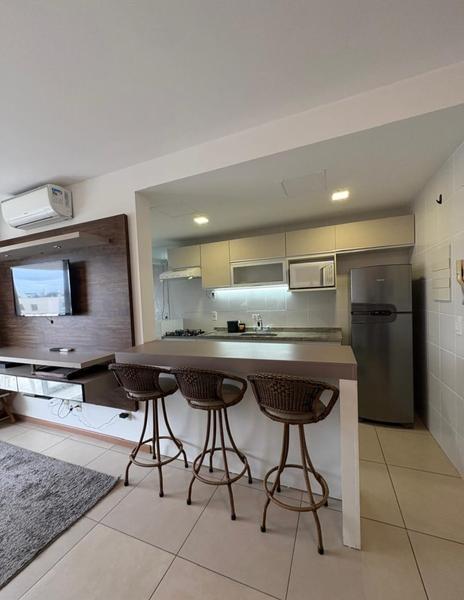 Apartamento  de 2 dormitórios  sendo 1 suíte, sacada e garagem especial no Abraão.