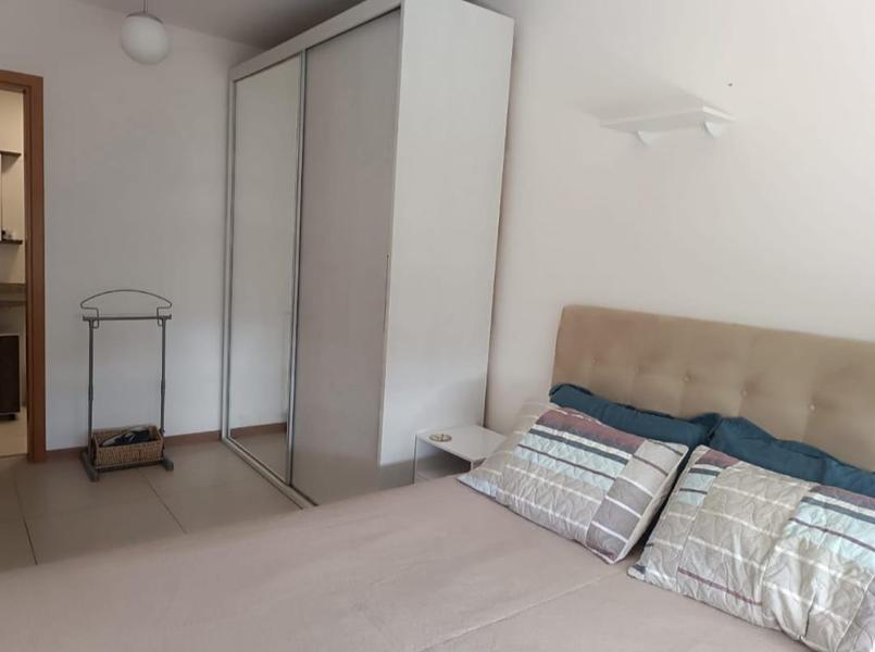 Apartamento  de 2 dormitórios  sendo 1 suíte, sacada e garagem especial no Abraão.