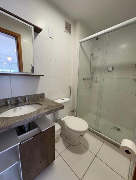Apartamento  de 2 dormitórios  sendo 1 suíte, sacada e garagem especial no Abraão.