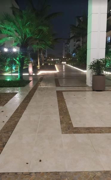 Apartamento  de 2 dormitórios  sendo 1 suíte, sacada e garagem especial no Abraão.