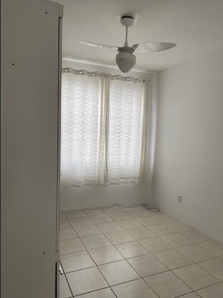 Apartamento de 2 dormitórios com sacada e garagem no Abraão.